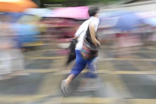 廣州暴雨突襲，高考繼續(xù)_除濕機廠家